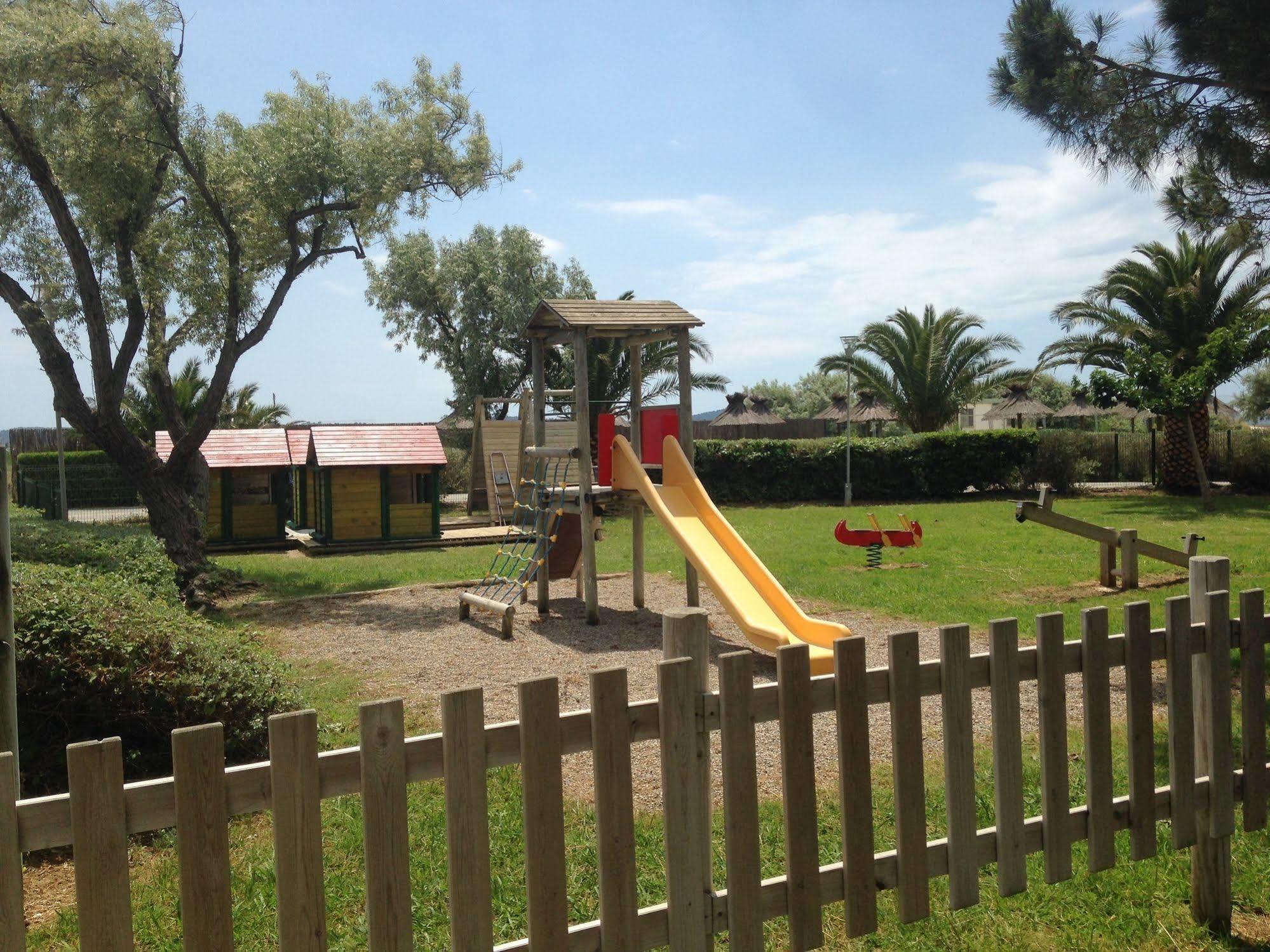 Hotel Club La Font Des Horts Hyeres Exterior photo